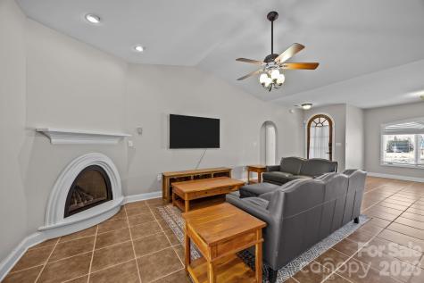 26 Ocaso Drive Asheville NC 28806