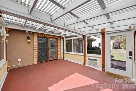 26 Ocaso Drive Asheville NC 28806