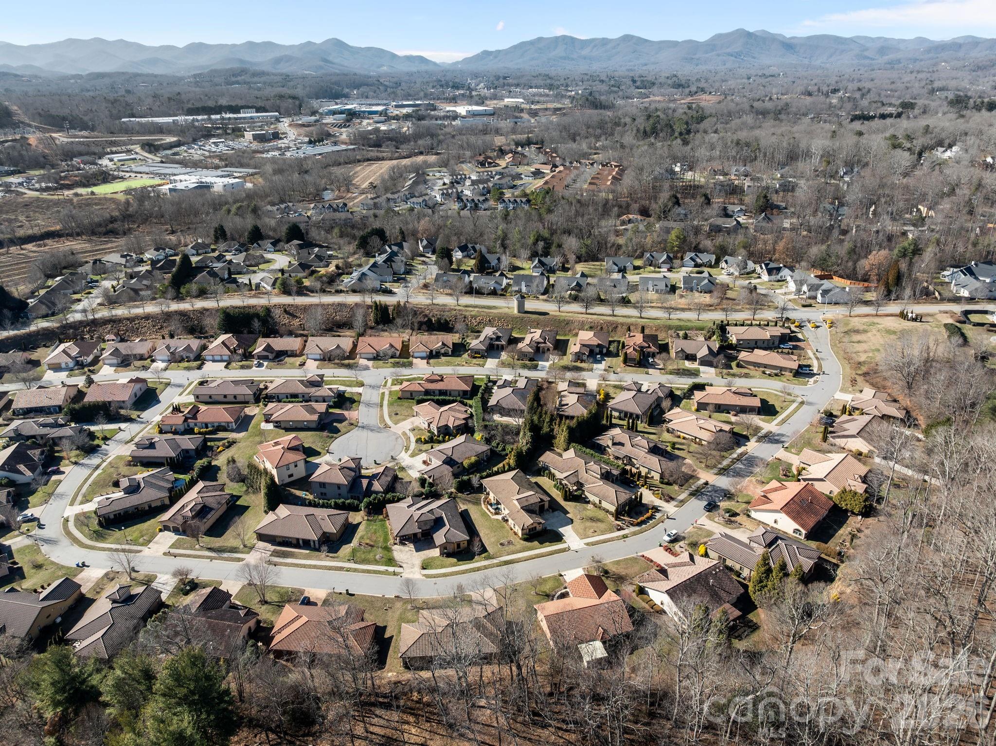 26 Ocaso Drive Asheville NC 28806