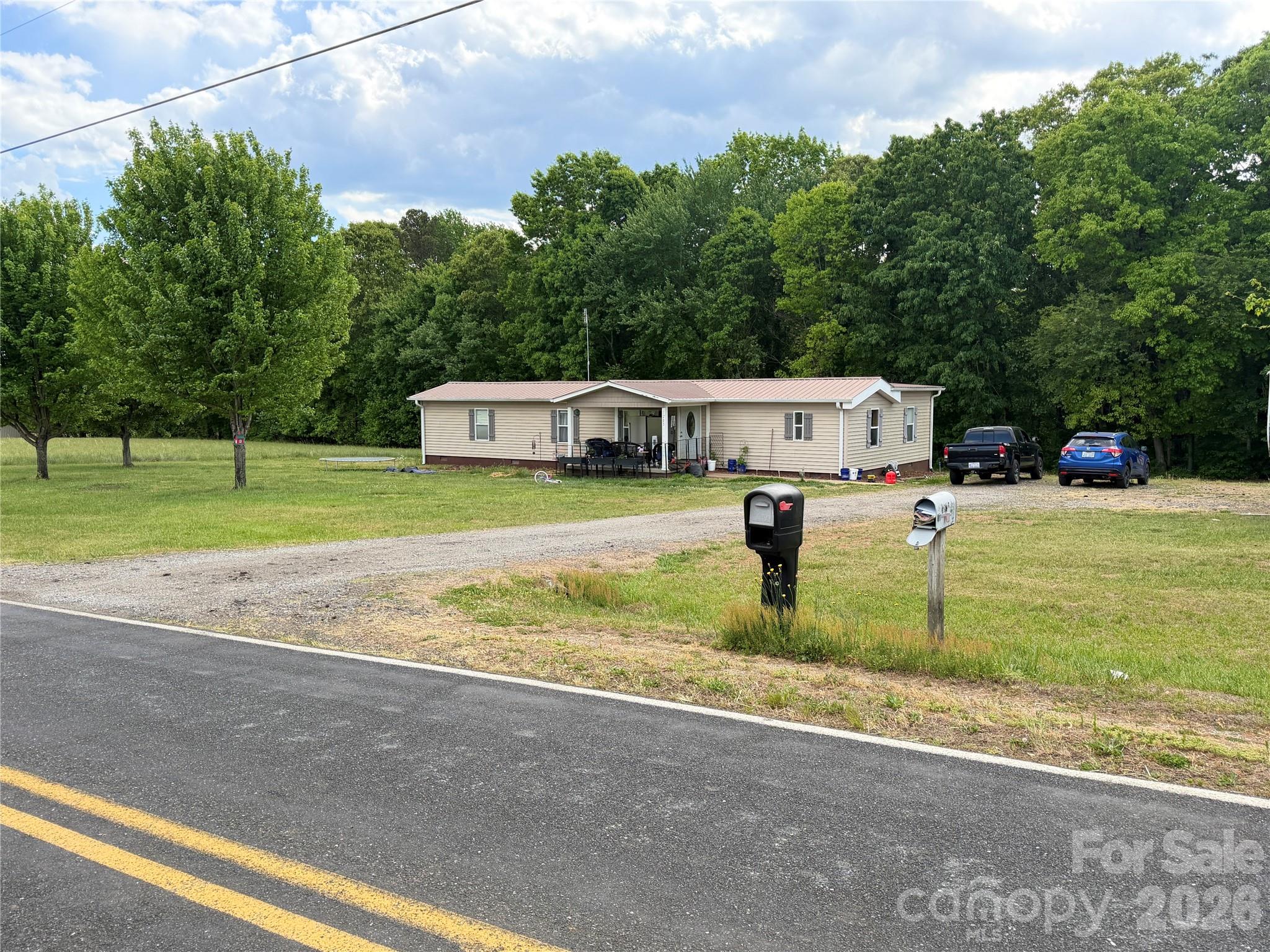 1283 Pisgah Road Hiddenite NC 28636