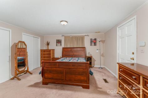 5013 Friendship Circle Road East Bend NC 27018