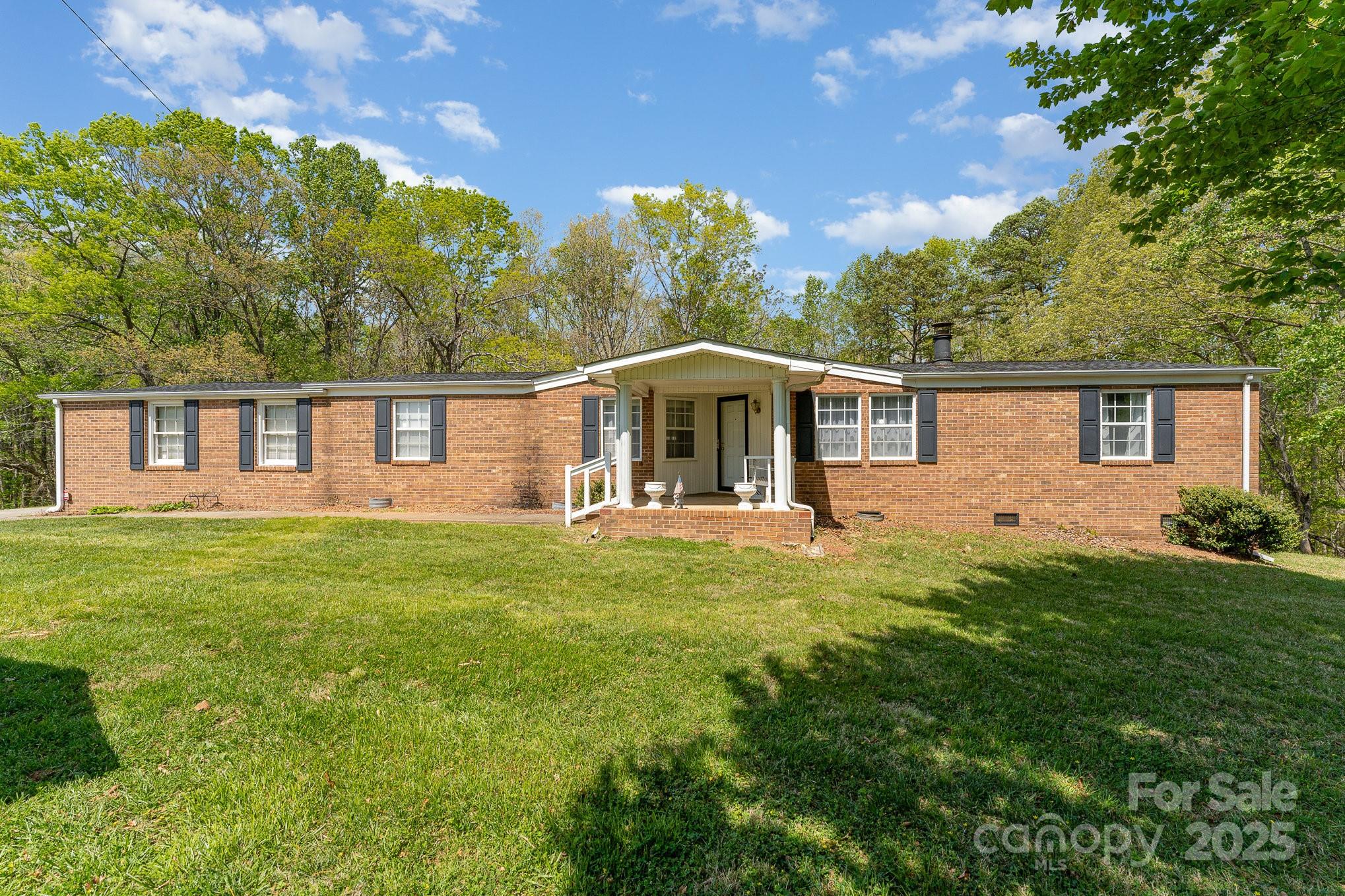 5013 Friendship Circle Road East Bend NC 27018