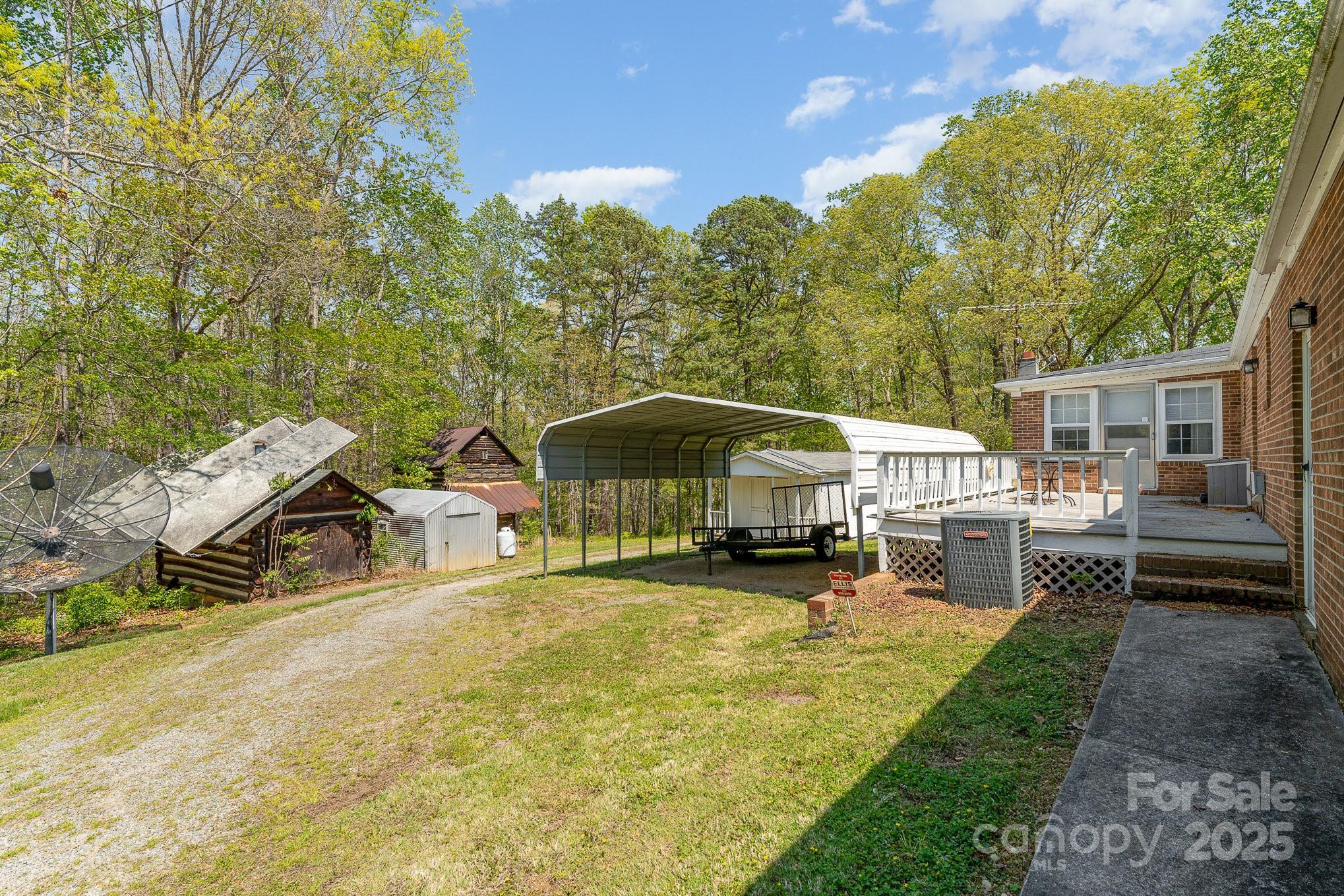 5013 Friendship Circle Road East Bend NC 27018