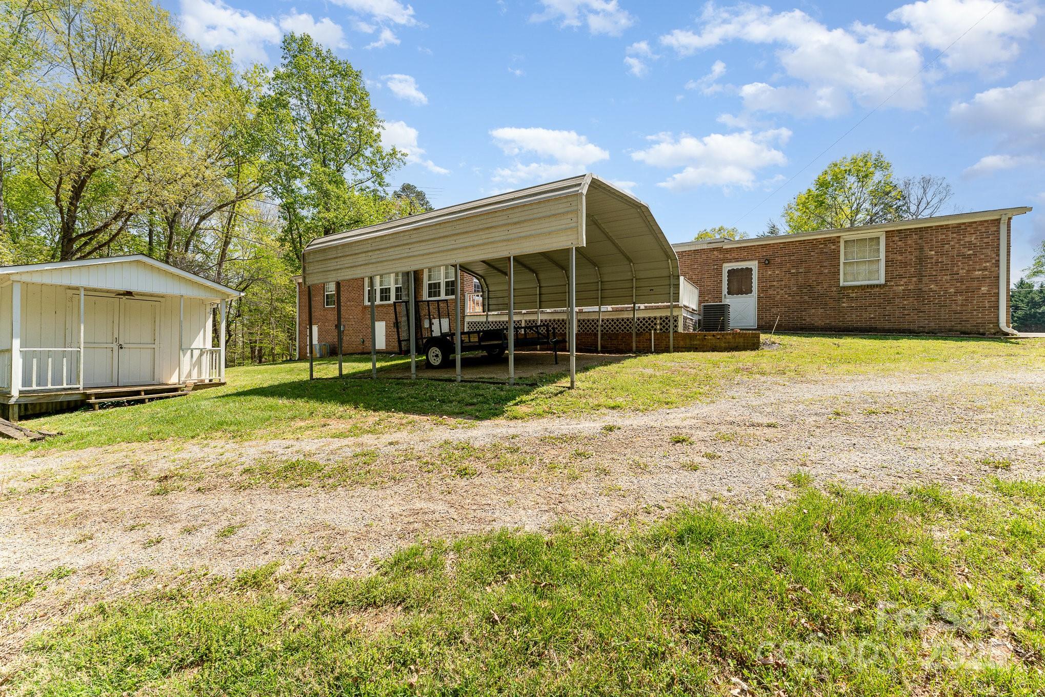 5013 Friendship Circle Road East Bend NC 27018