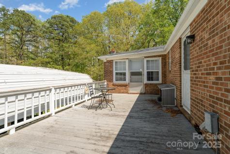 5013 Friendship Circle Road East Bend NC 27018