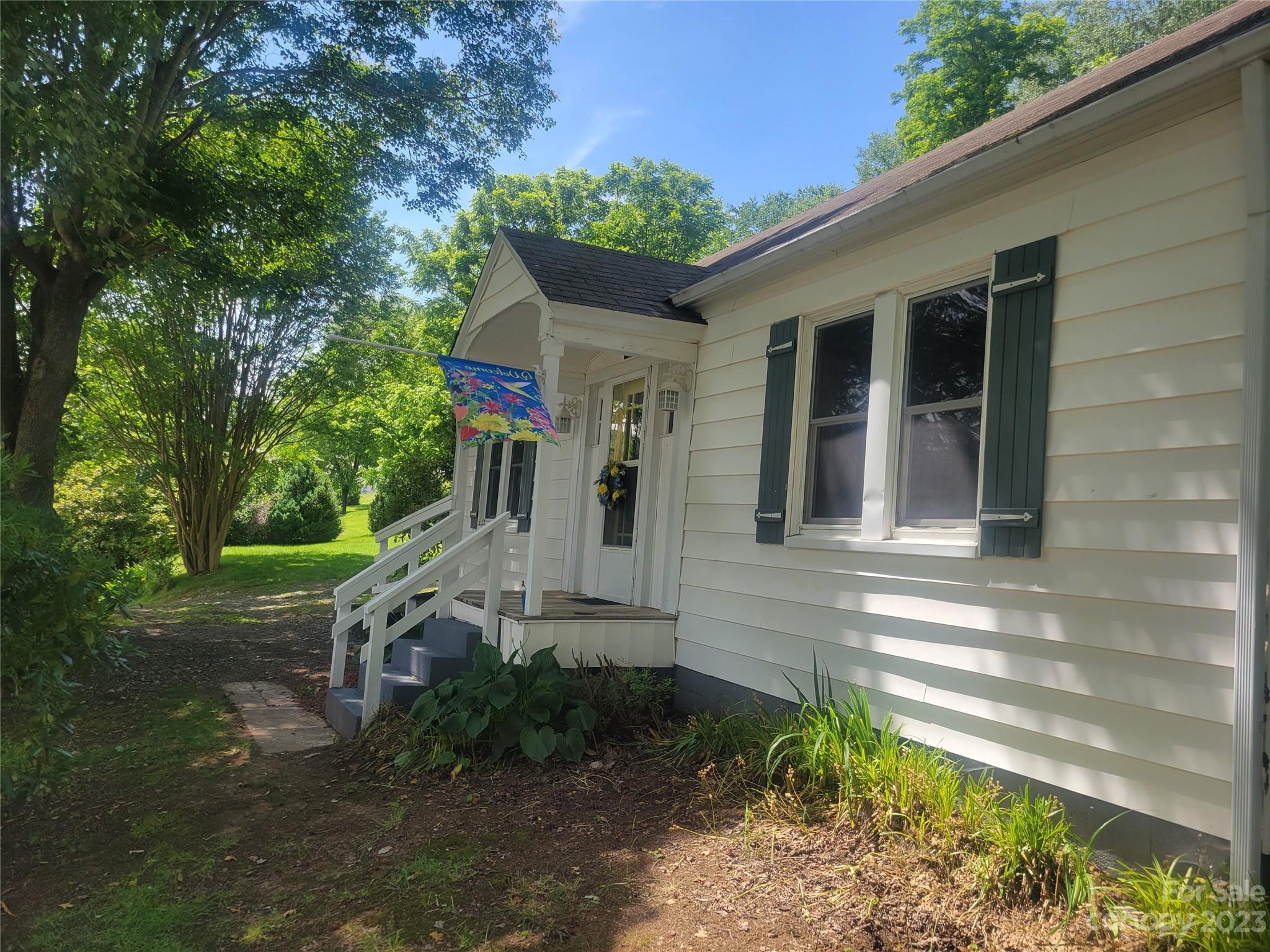 169 Burnsville School Road Burnsville NC 28714
