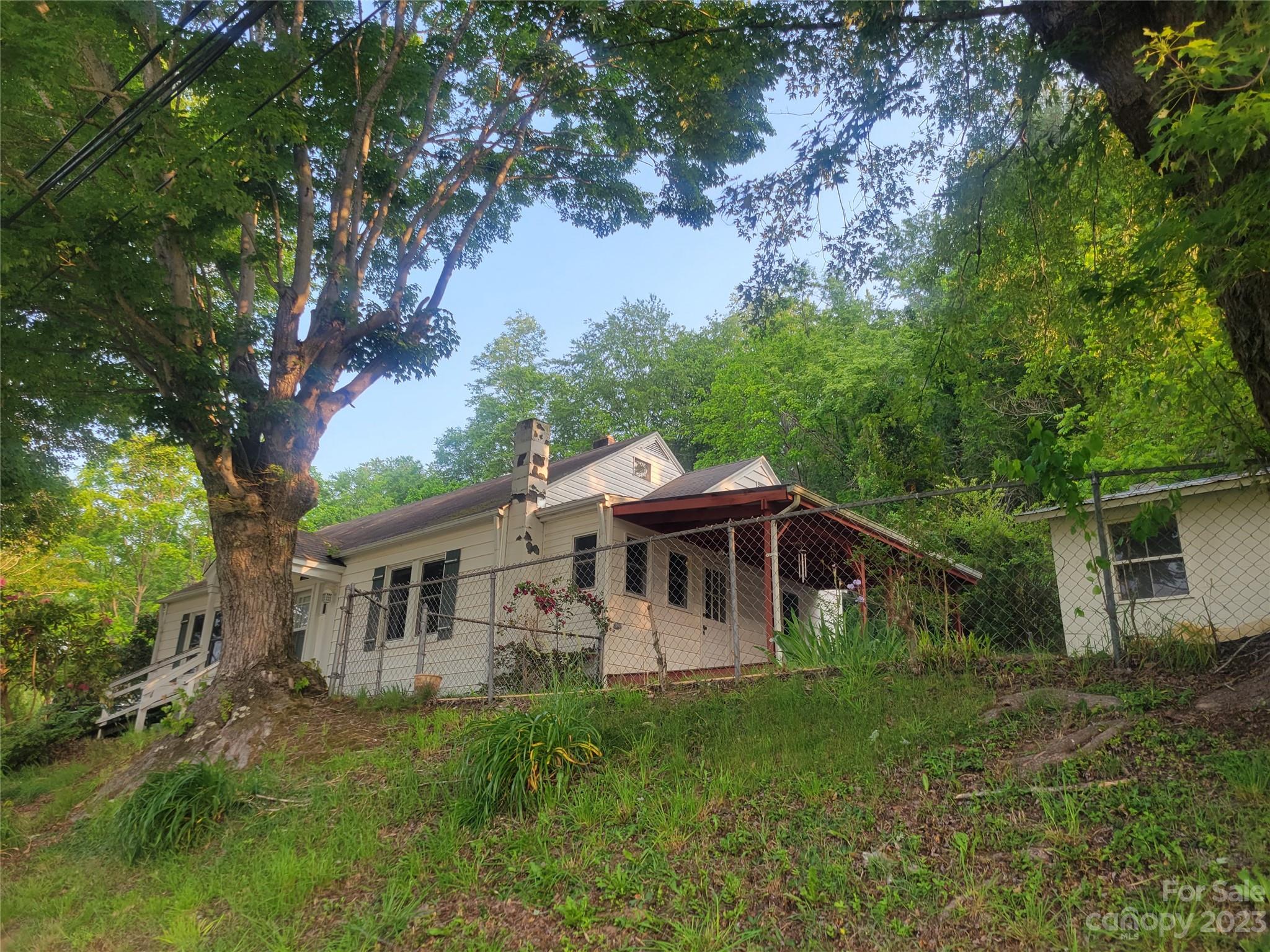 169 Burnsville School Road Burnsville NC 28714
