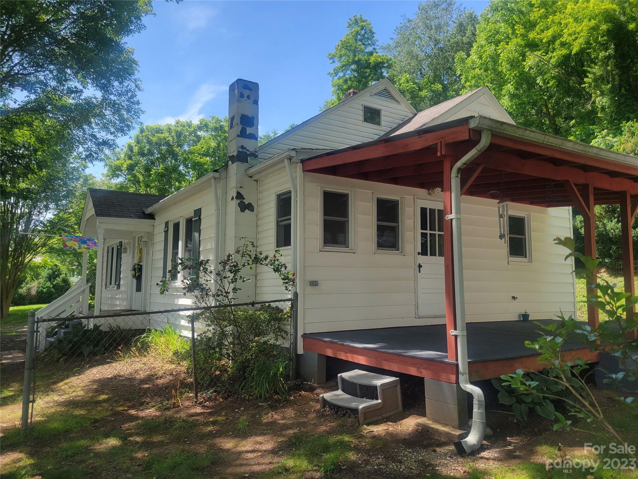 169 Burnsville School Road Burnsville NC 28714