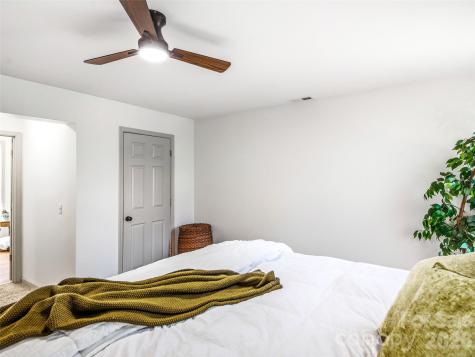 907 Gleason Street Arden NC 28704