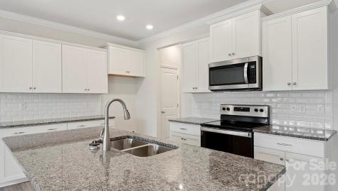 384 Creekview Road Hendersonville NC 28792