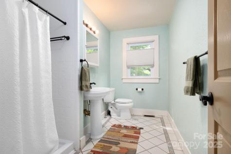 115 Oakland Road Asheville NC 28801