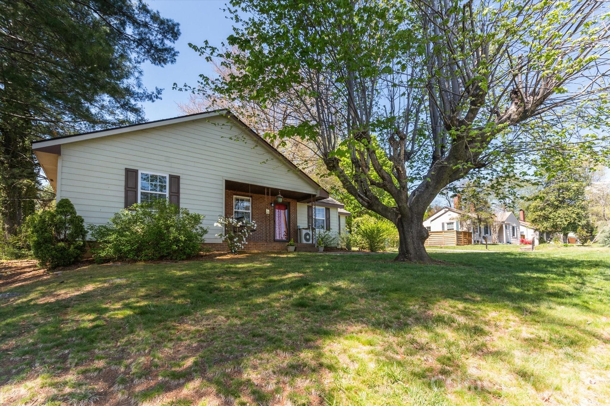 25 Montview Circle Brevard NC 28712