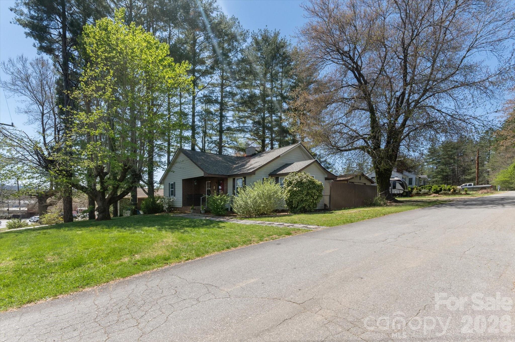 25 Montview Circle Brevard NC 28712
