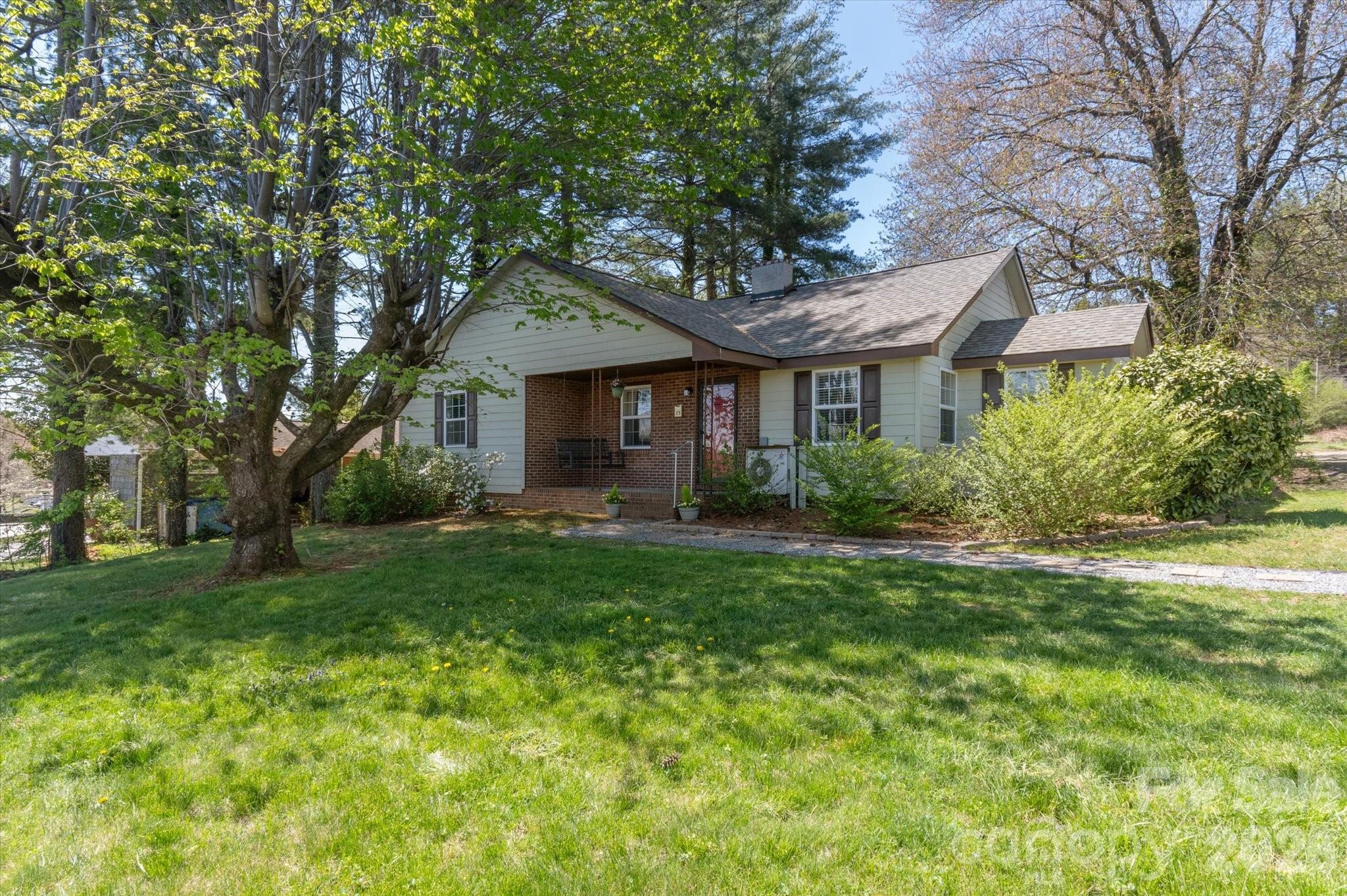 25 Montview Circle Brevard NC 28712
