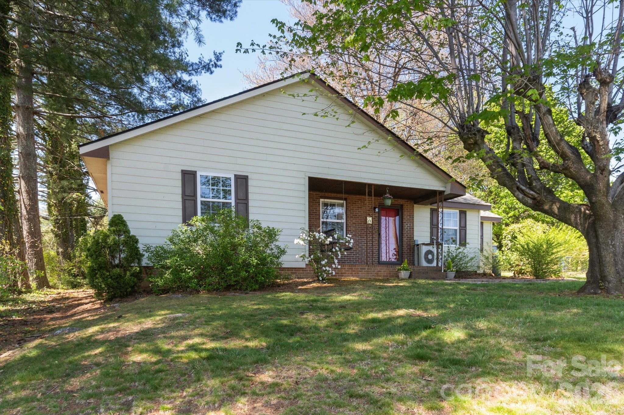 25 Montview Circle Brevard NC 28712