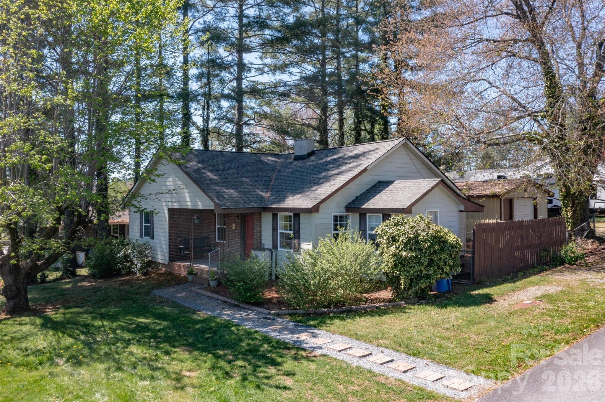 25 Montview Circle Brevard NC 28712