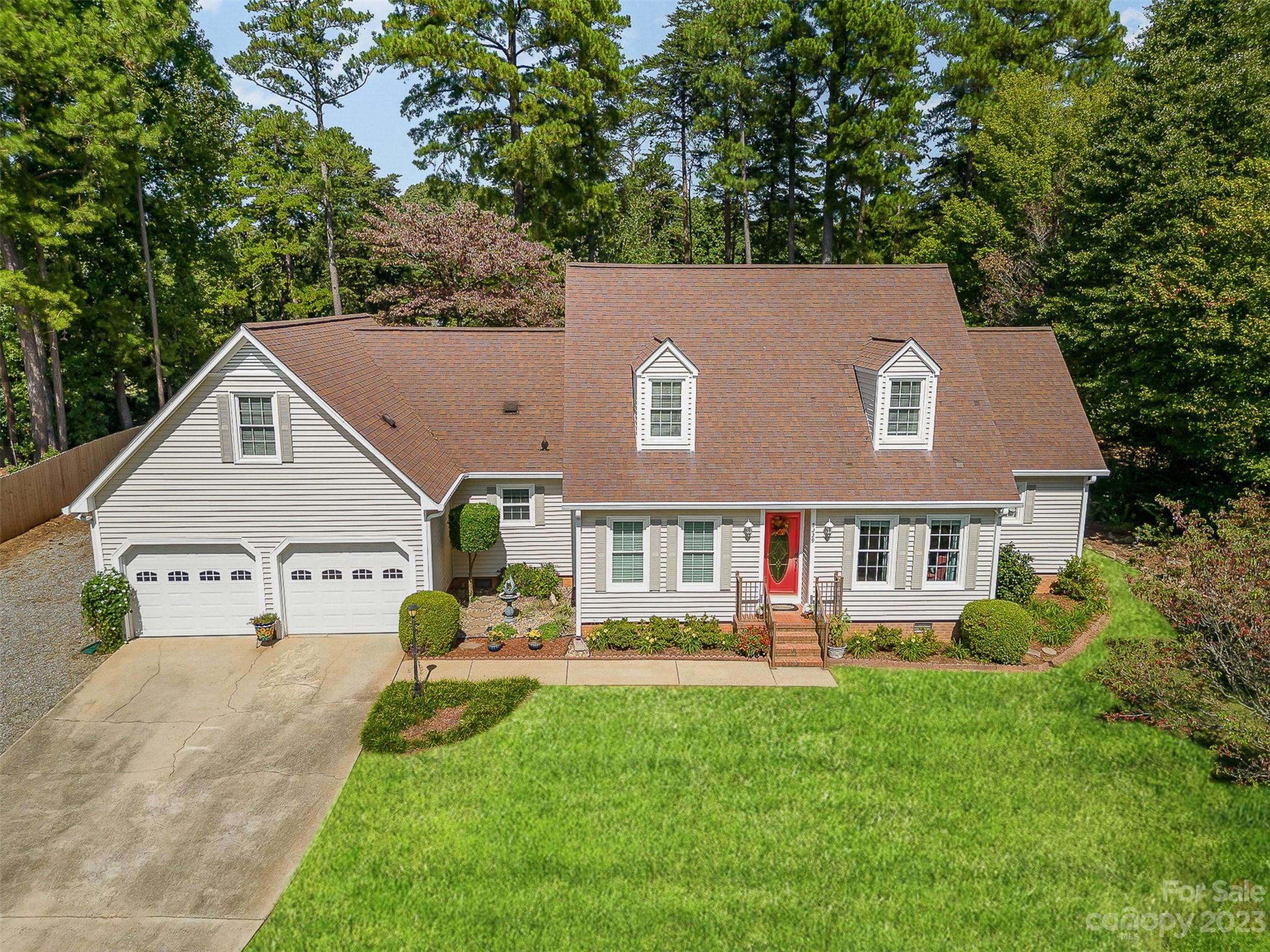 8229 Fairfield Forest Road Denver NC 28037