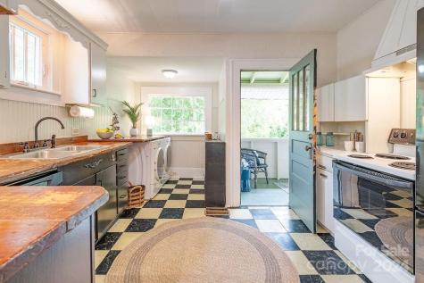 68 Nebraska Street Asheville NC 28806