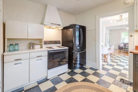 68 Nebraska Street Asheville NC 28806