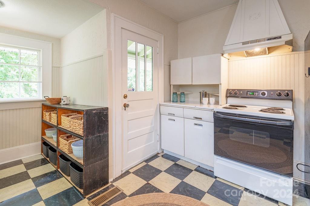 68 Nebraska Street Asheville NC 28806