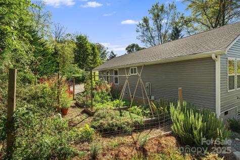 17 Rhudy Road Asheville NC 28806