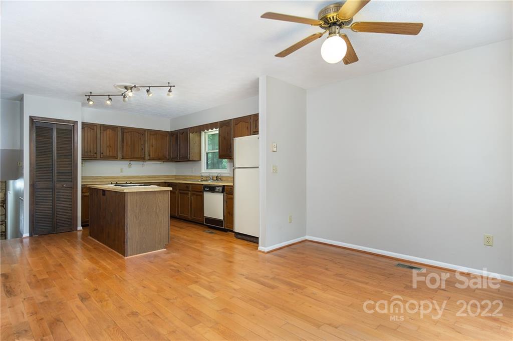 1017 Mountain Drive Candler NC 28715