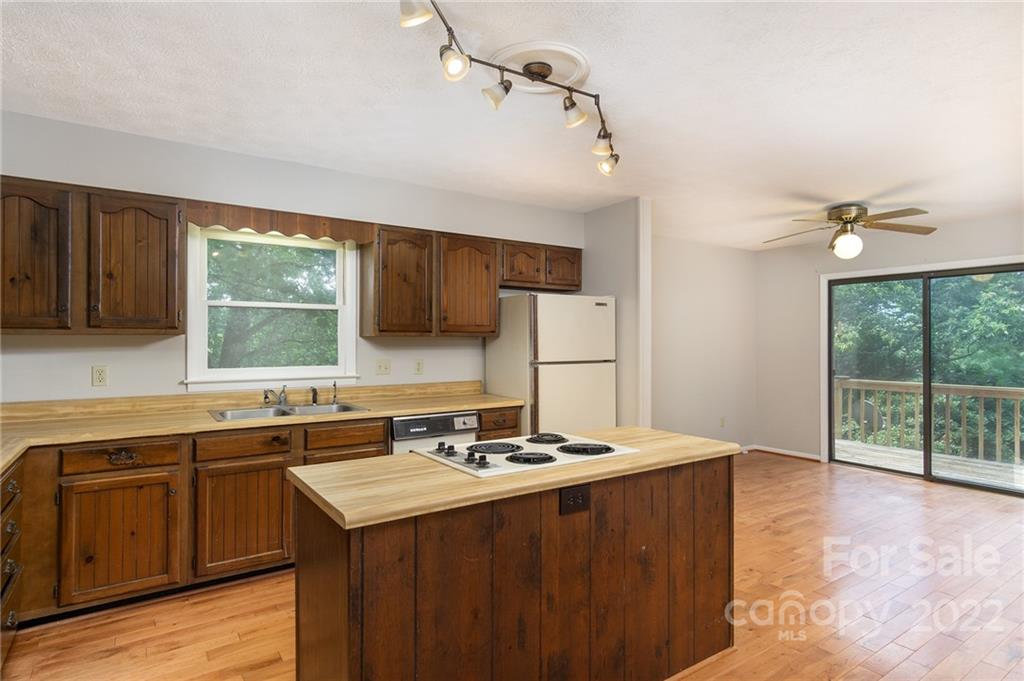 1017 Mountain Drive Candler NC 28715