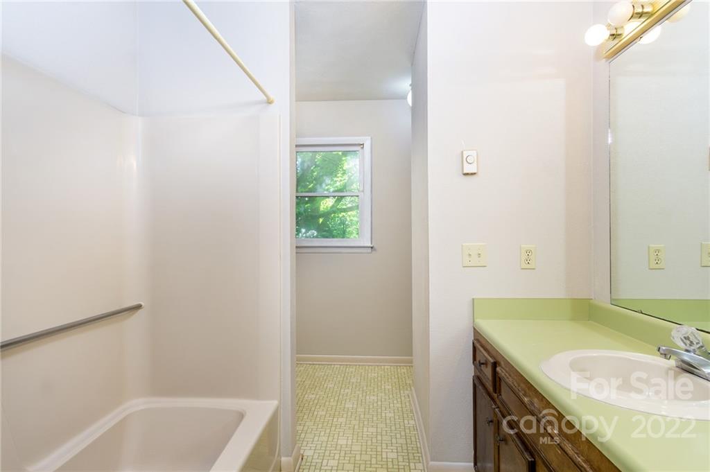 1017 Mountain Drive Candler NC 28715