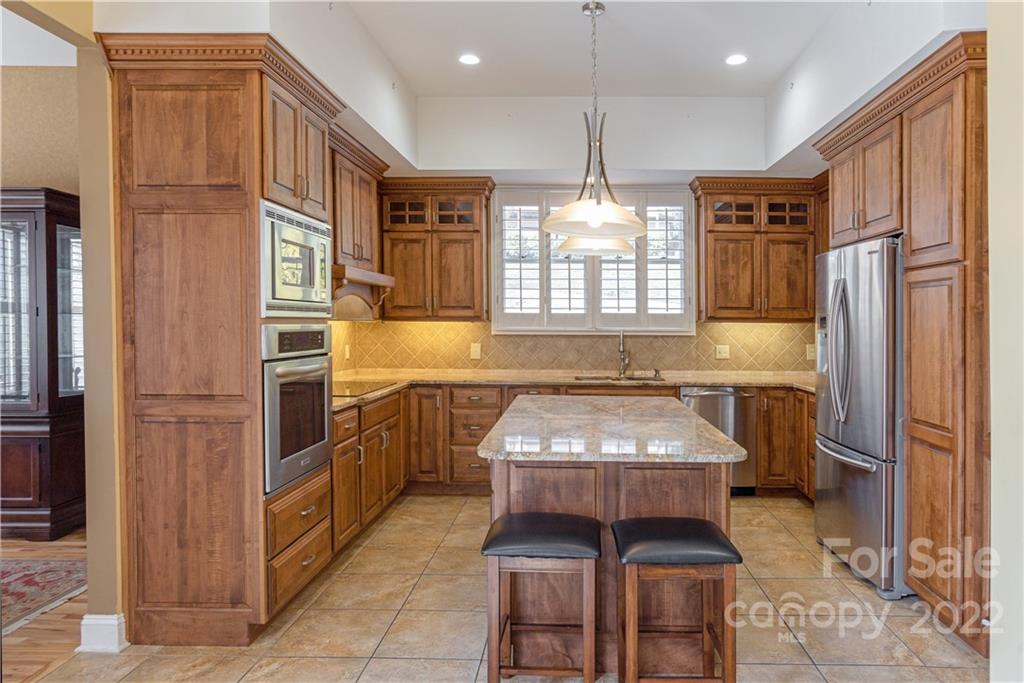 1 Crescent Court Weaverville NC 28787
