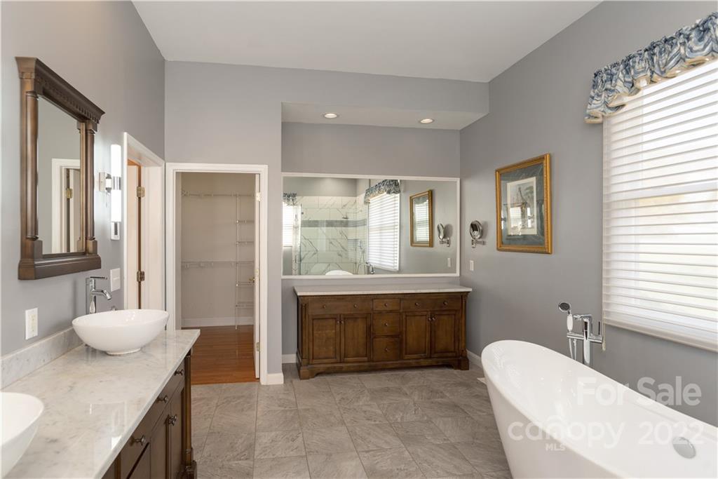 1 Crescent Court Weaverville NC 28787