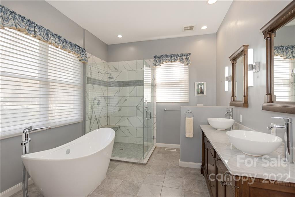 1 Crescent Court Weaverville NC 28787