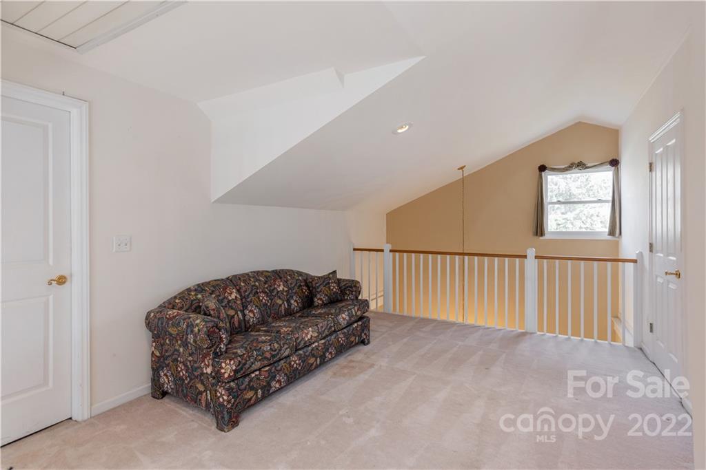 1 Crescent Court Weaverville NC 28787