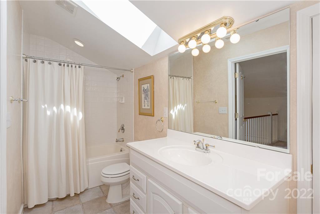 1 Crescent Court Weaverville NC 28787
