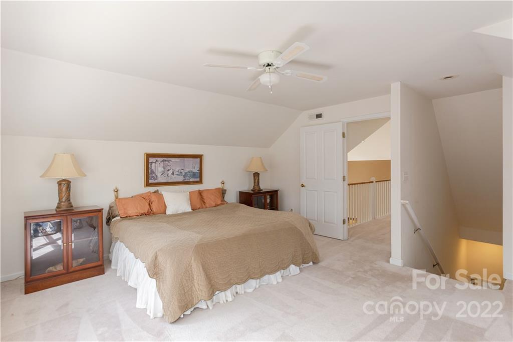 1 Crescent Court Weaverville NC 28787