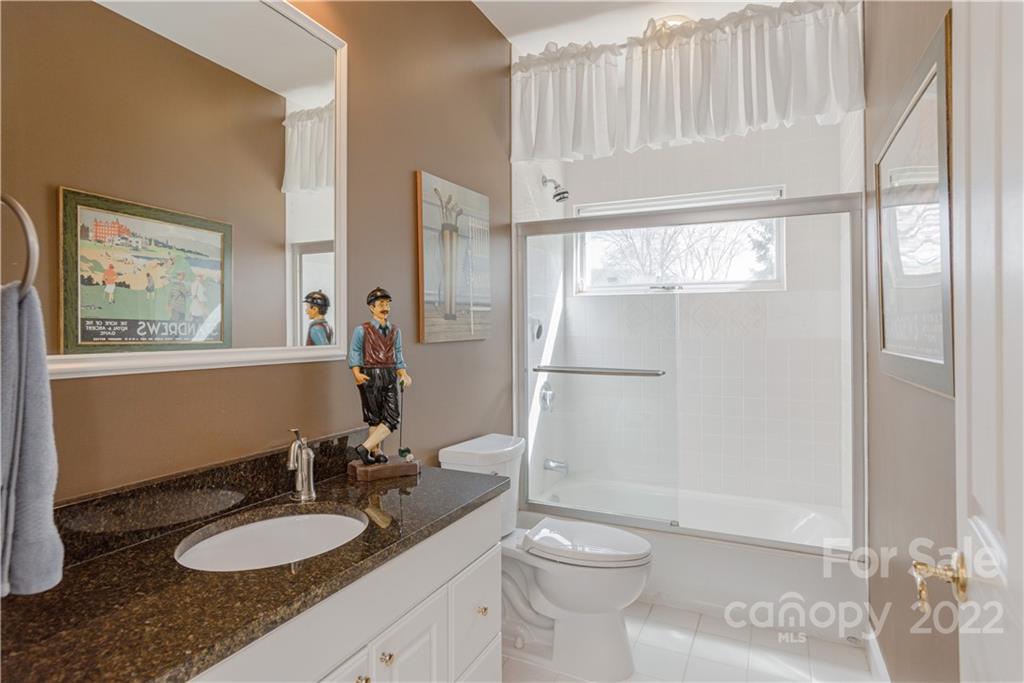 1 Crescent Court Weaverville NC 28787