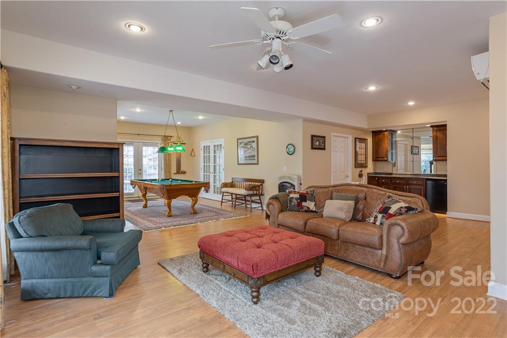 1 Crescent Court Weaverville NC 28787