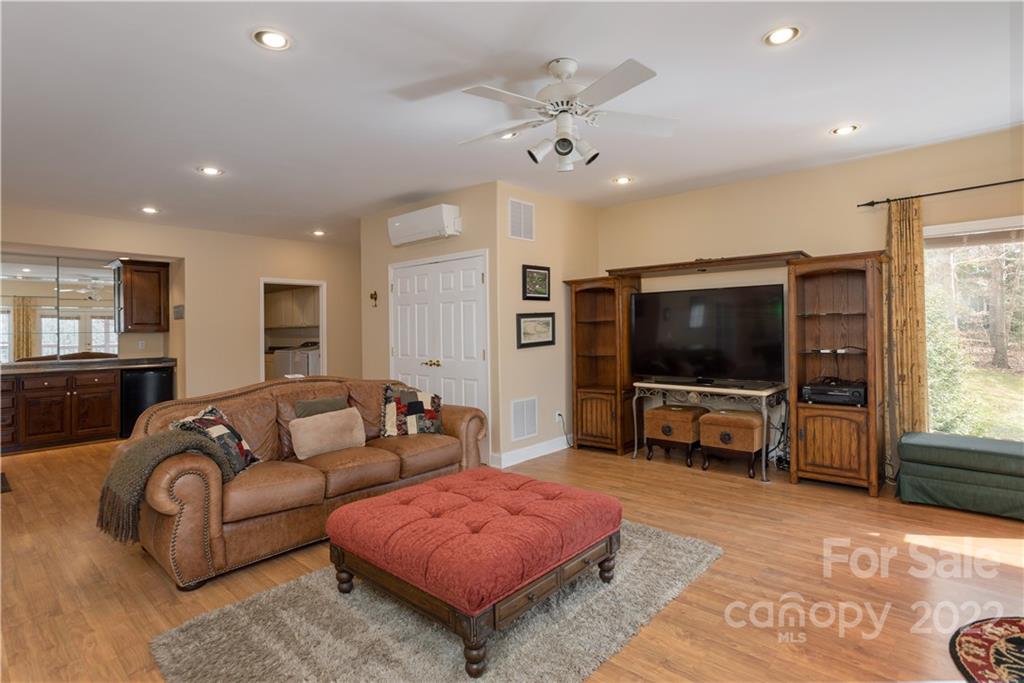 1 Crescent Court Weaverville NC 28787