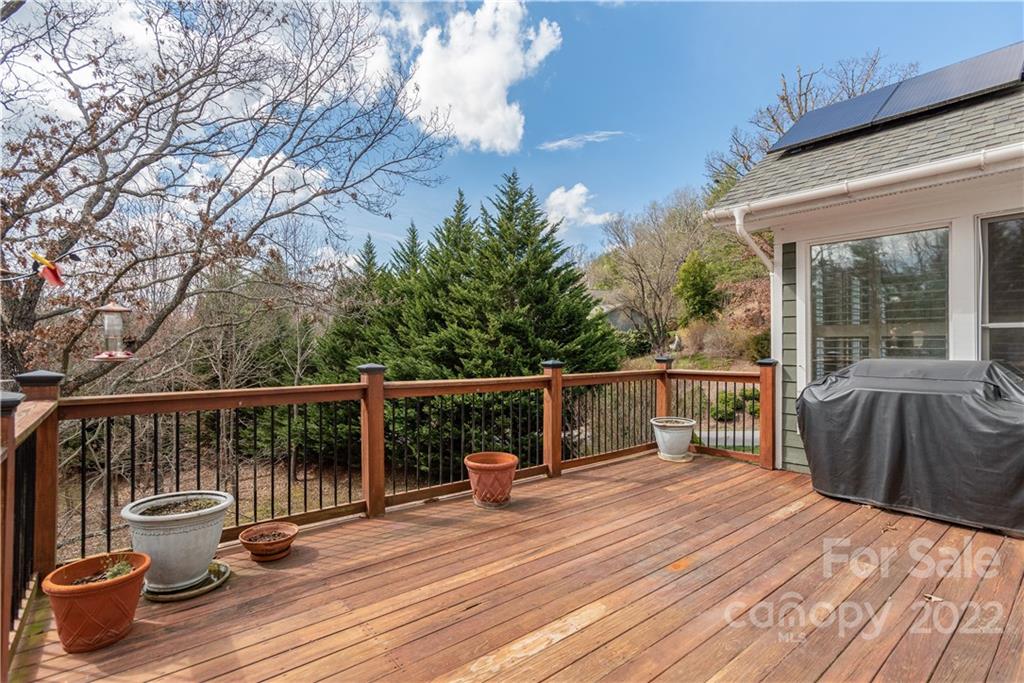 1 Crescent Court Weaverville NC 28787