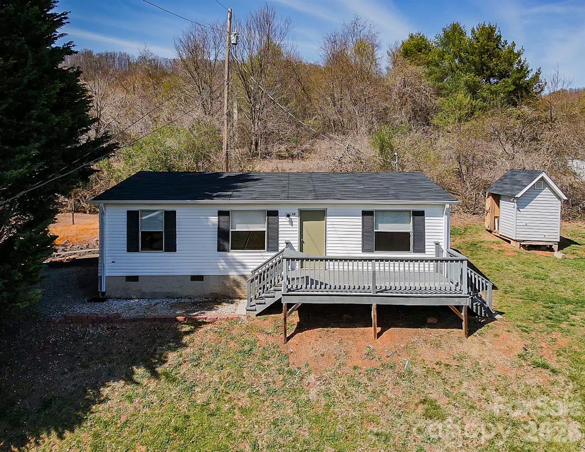 10 Lands End Drive Candler NC 28715