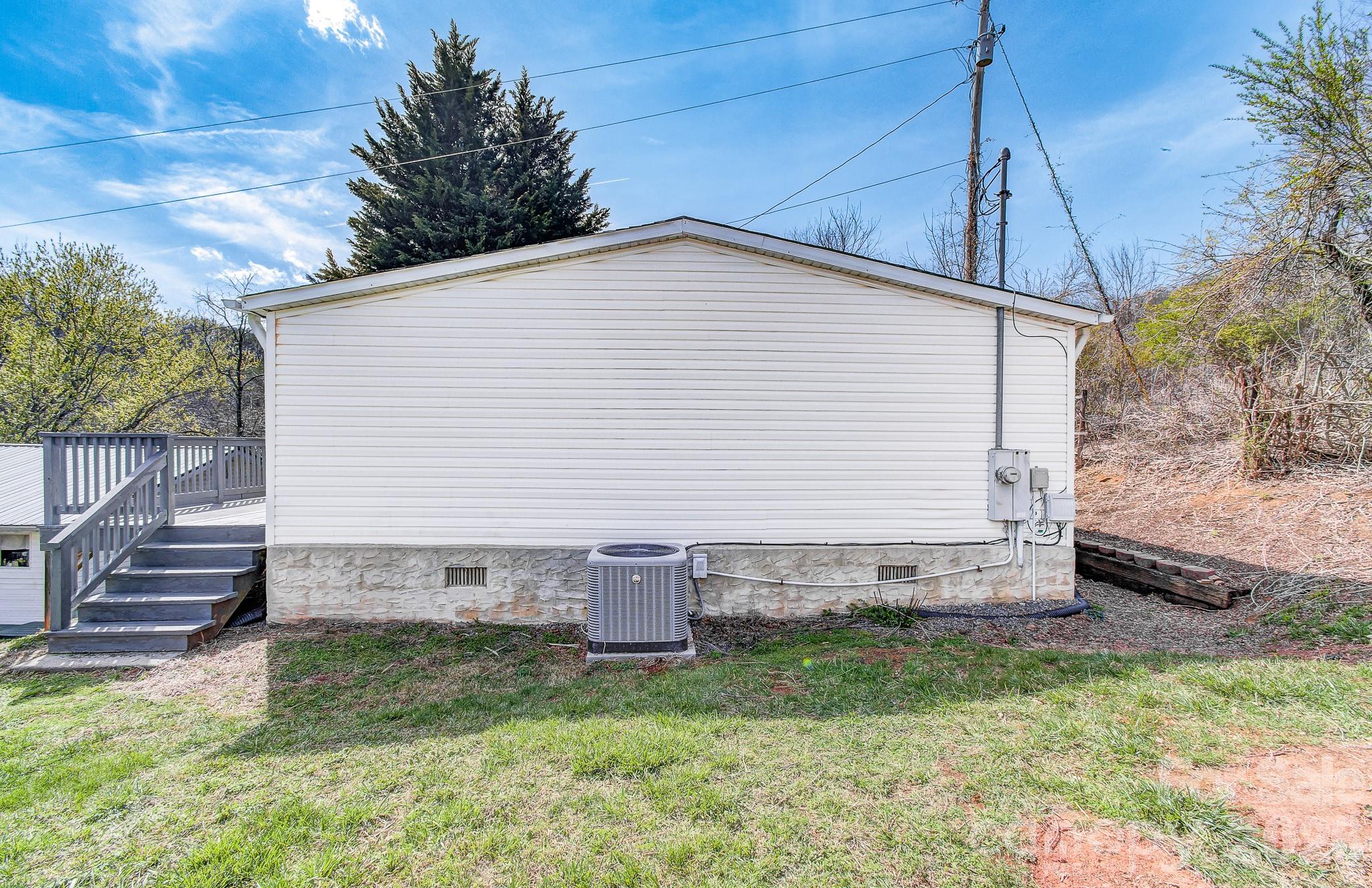 10 Lands End Drive Candler NC 28715