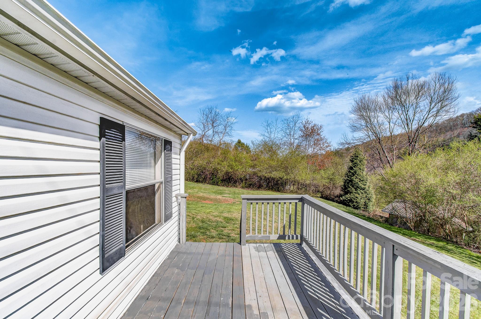 10 Lands End Drive Candler NC 28715