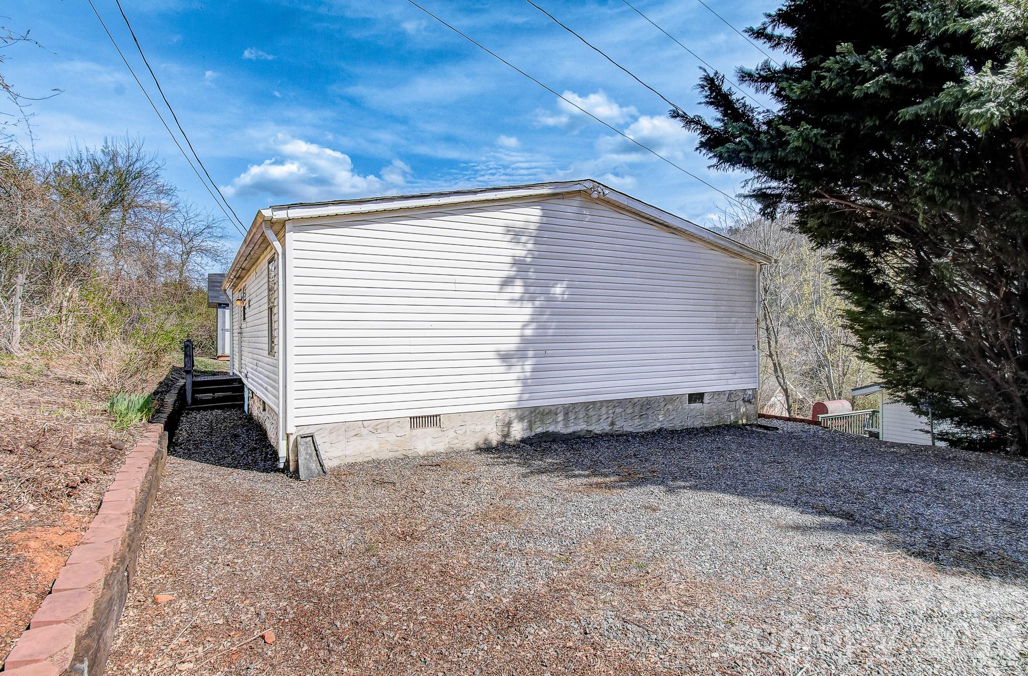 10 Lands End Drive Candler NC 28715
