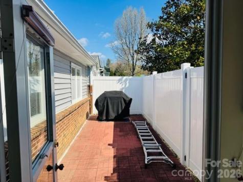 200 Dartcrest Drive Hendersonville NC 28792