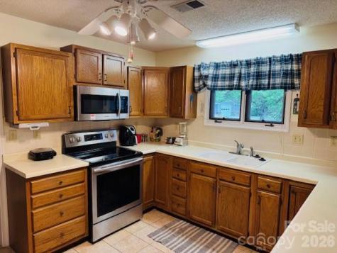 200 Dartcrest Drive Hendersonville NC 28792