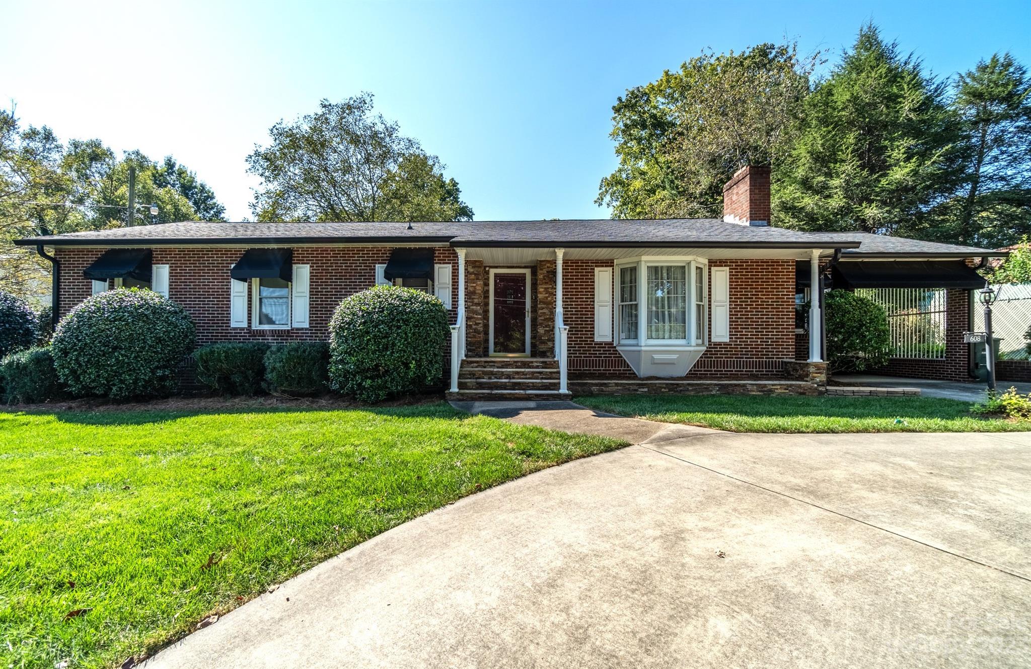 608 S Brady Avenue Newton NC 28658