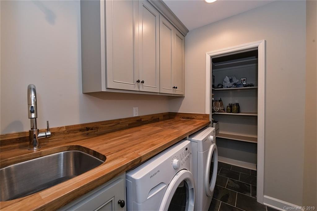 6014 Sharon Hills Road Charlotte NC 28210
