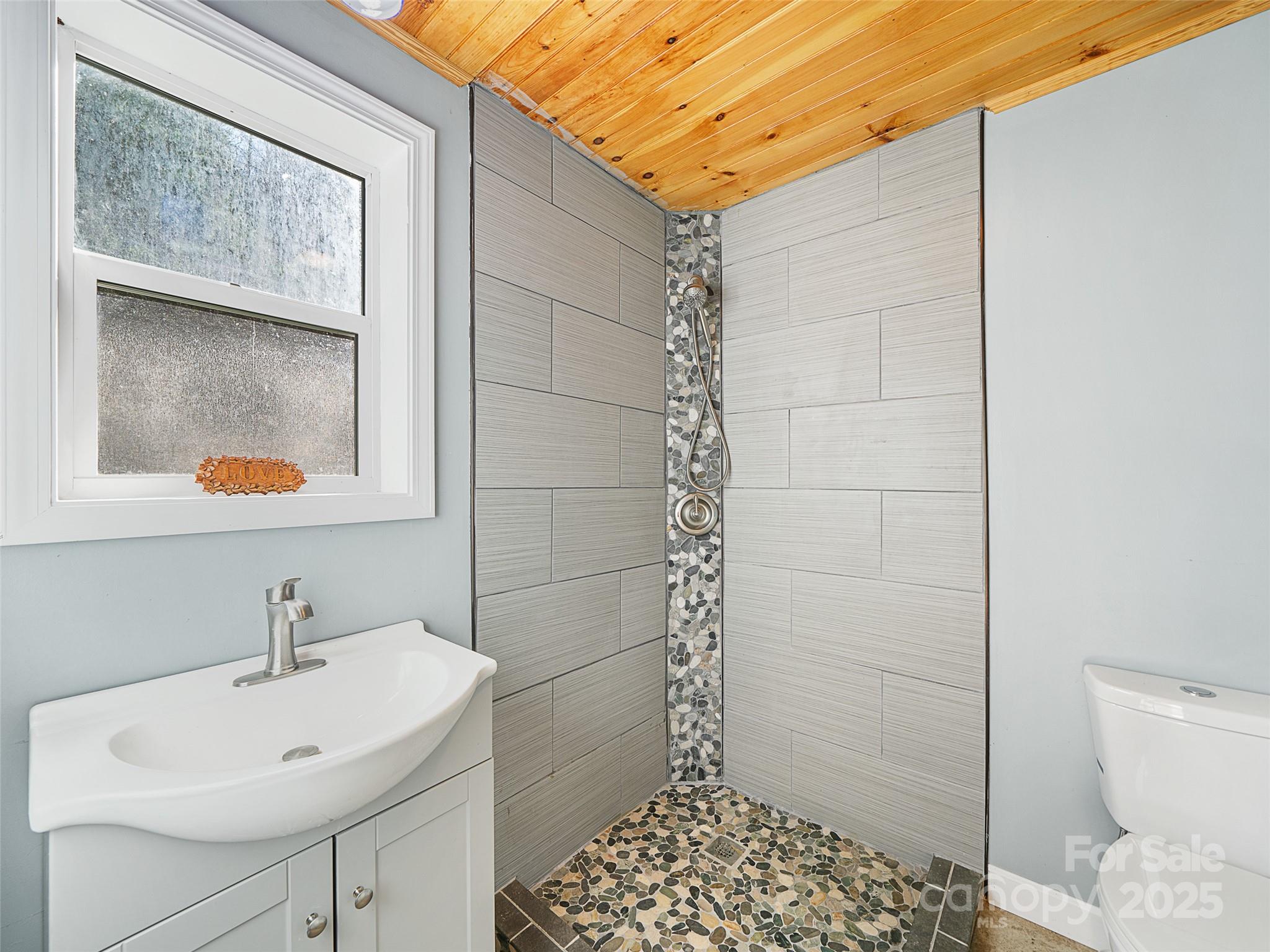 23 Katies Road Marshall NC 28753