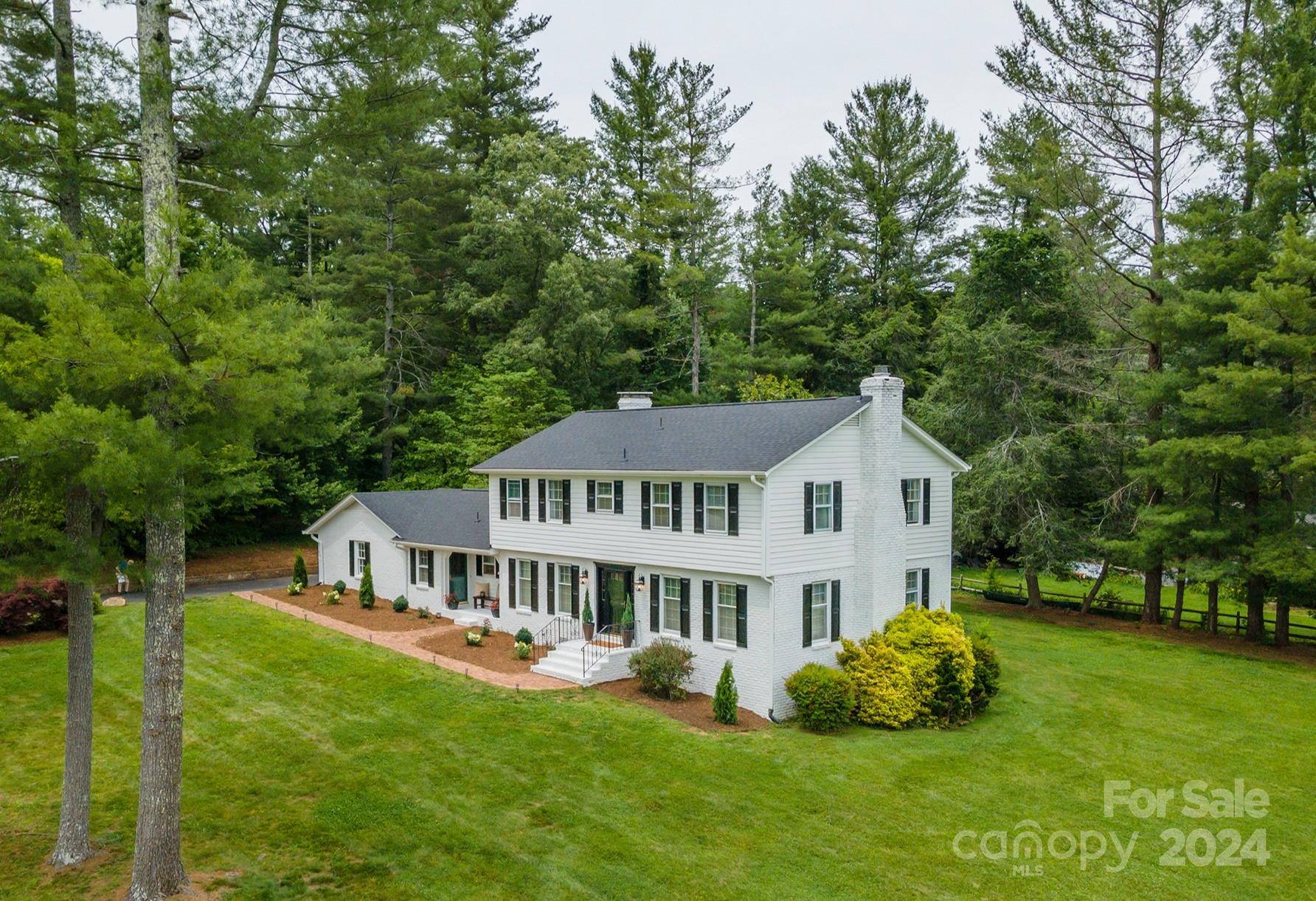 207 Newport Road Hendersonville NC 28739