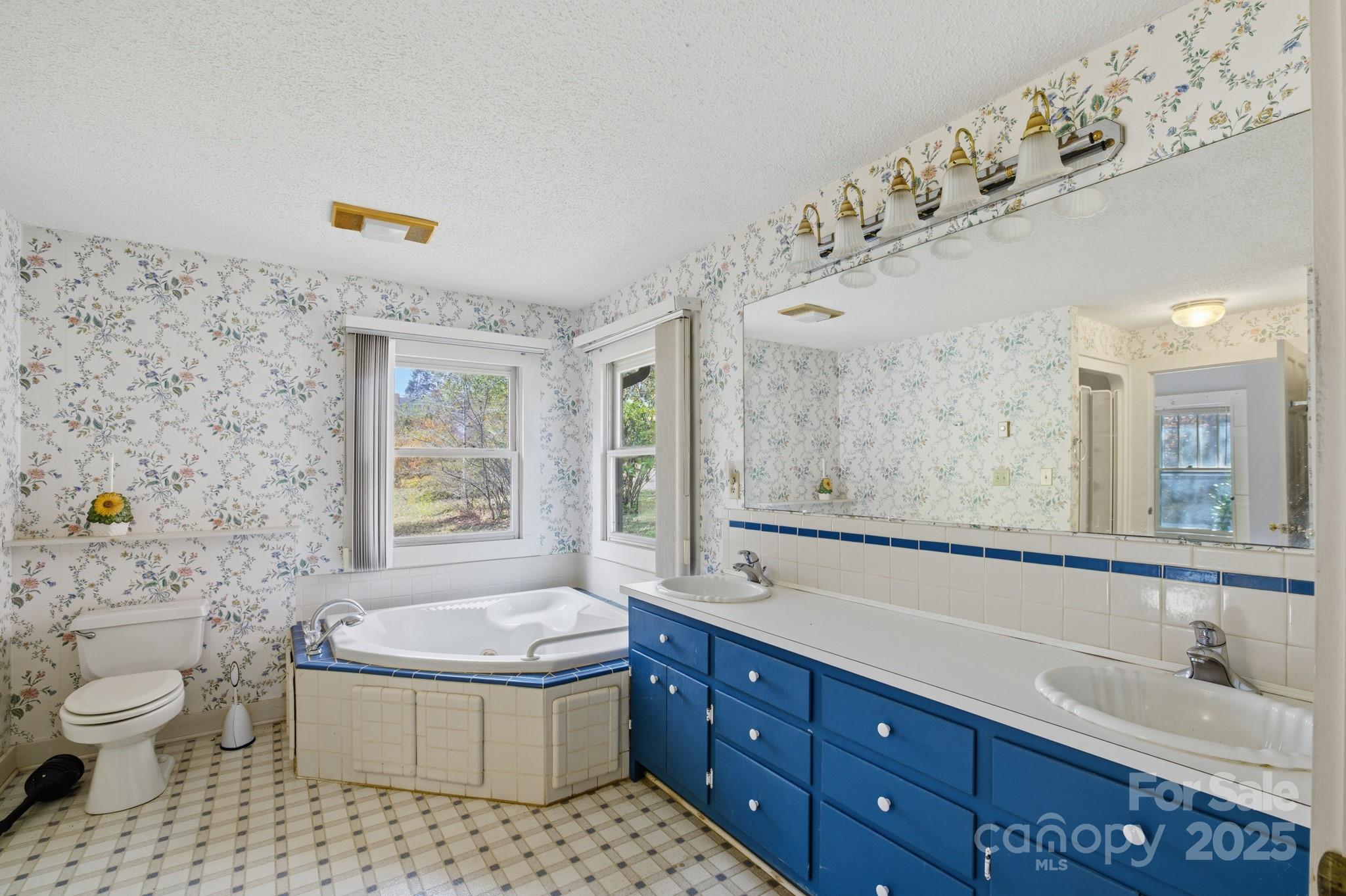 4541 Hartland Road Lenoir NC 28645