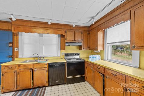 4541 Hartland Road Lenoir NC 28645
